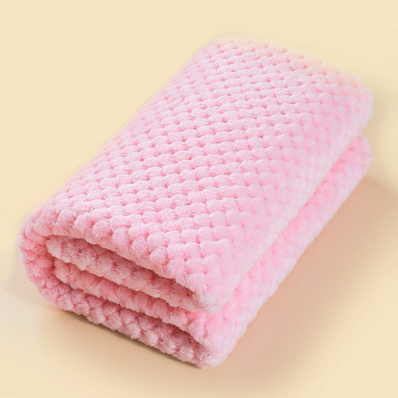 Couverture pour bébé - BebeSerenite -rose - doux -moelleux- mlier sur le lit- confortable