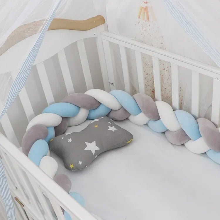 Tresse de lit bébé | TroisBrinsDoux- Bleu-Gris-BlancTresse de lit bébé | TroisBrinsDoux- Bleu-Gris-Blanc - simple - décoration - moelleux